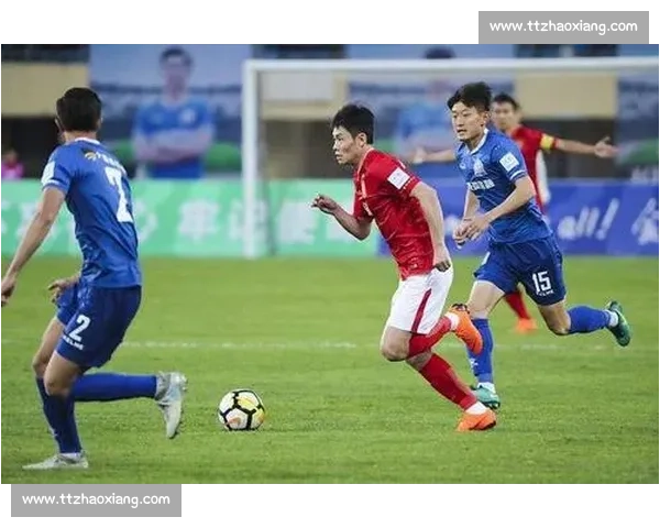 恒大鏖战建业足协杯关键战，胜负背后的战术与球员表现解析
